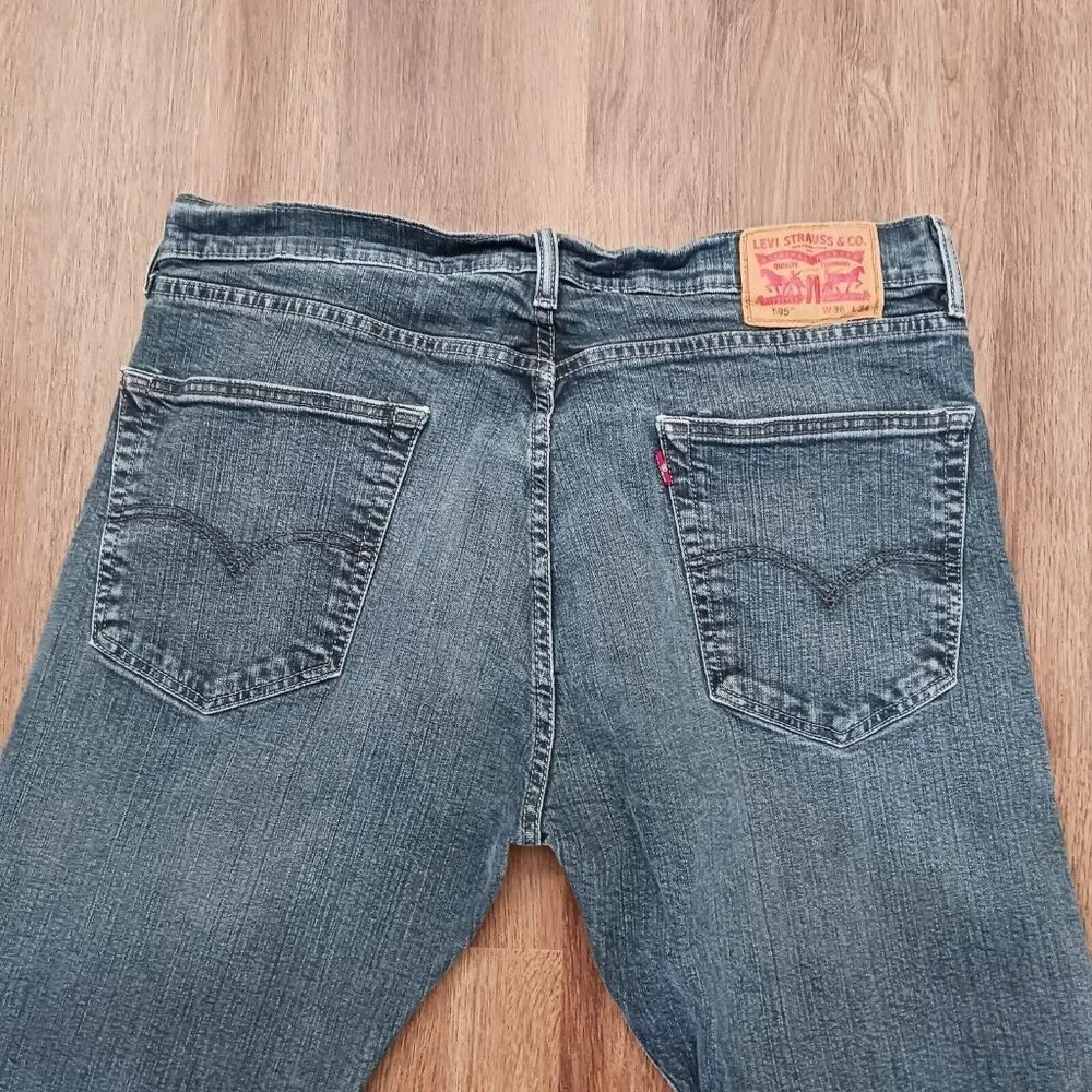 Levi’s Men’s 505 Regular Fit Blue Jeans Tag‎ Size 36 x 34 Actual size 36 x 33